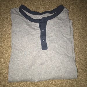 Old navy long sleeve shirt